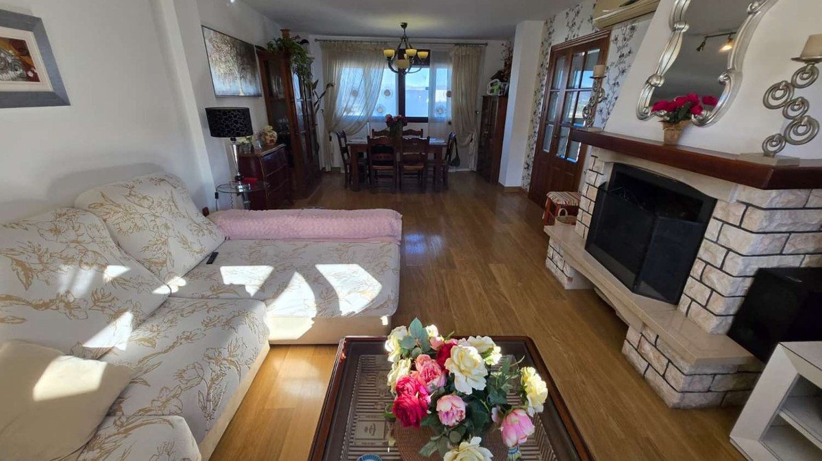 6 Bed Detached Villa in Alhaurín de la Torre