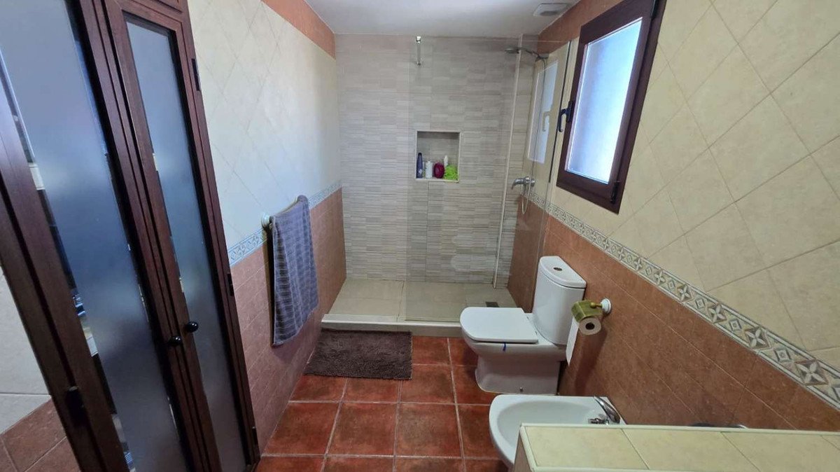 6 Bed Detached Villa in Alhaurín de la Torre