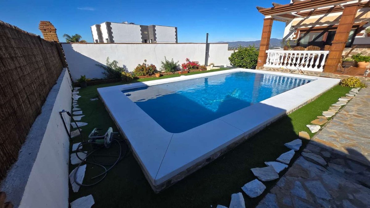 6 Bed Detached Villa in Alhaurín de la Torre