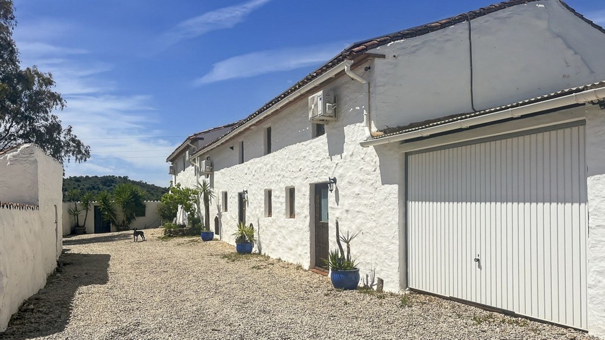 8 Bed Finca - Cortijo in Casabermeja