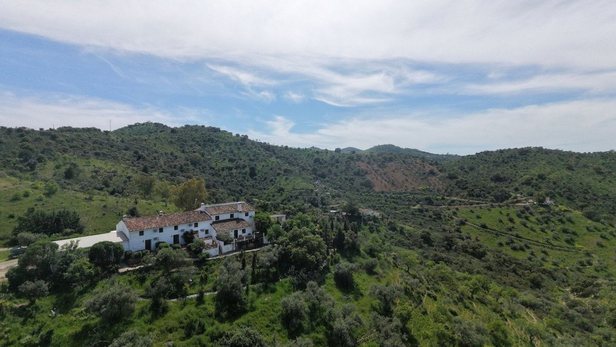 8 Bed Finca - Cortijo in Casabermeja