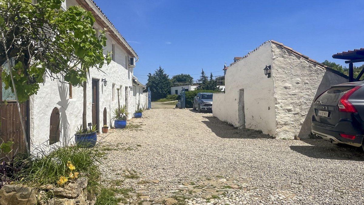 8 Bed Finca - Cortijo in Casabermeja