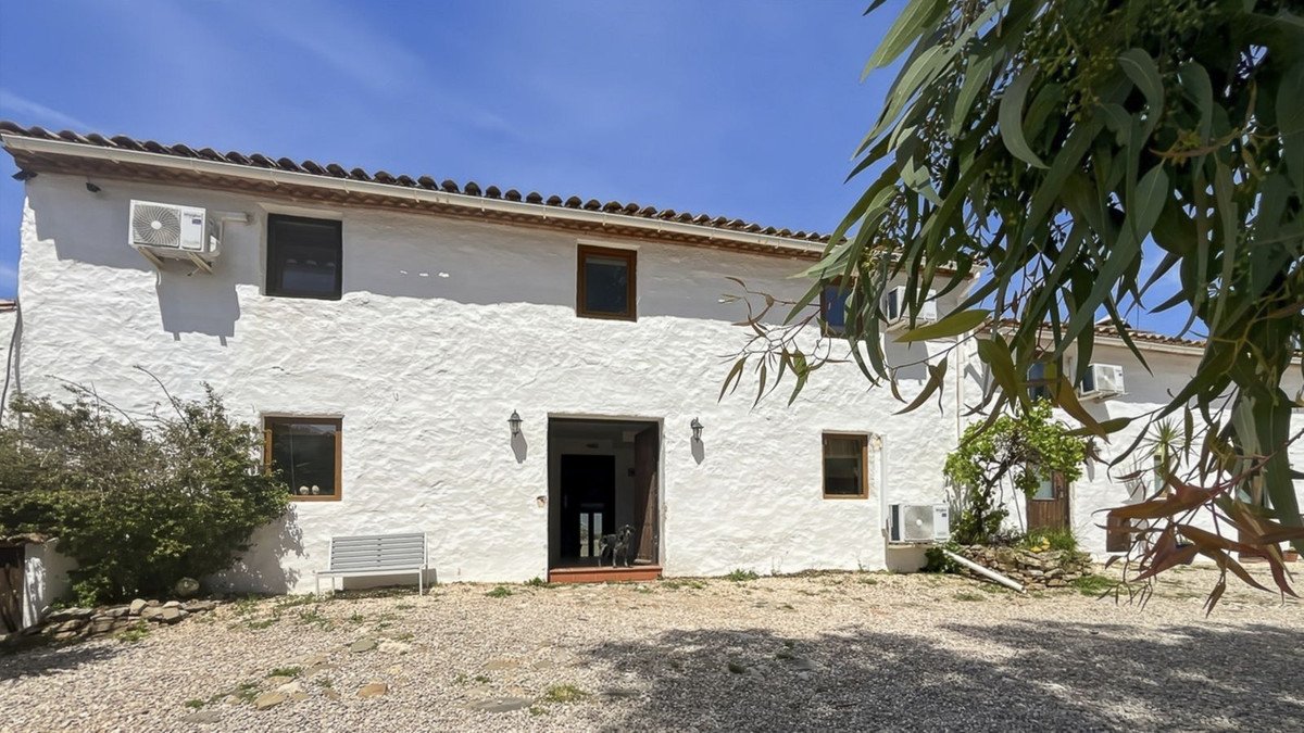 8 Bed Finca - Cortijo in Casabermeja