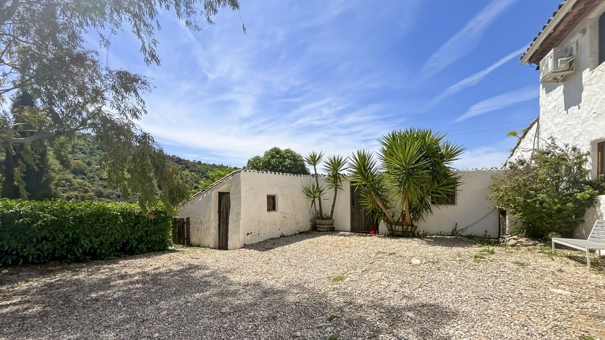 8 Bed Finca - Cortijo in Casabermeja
