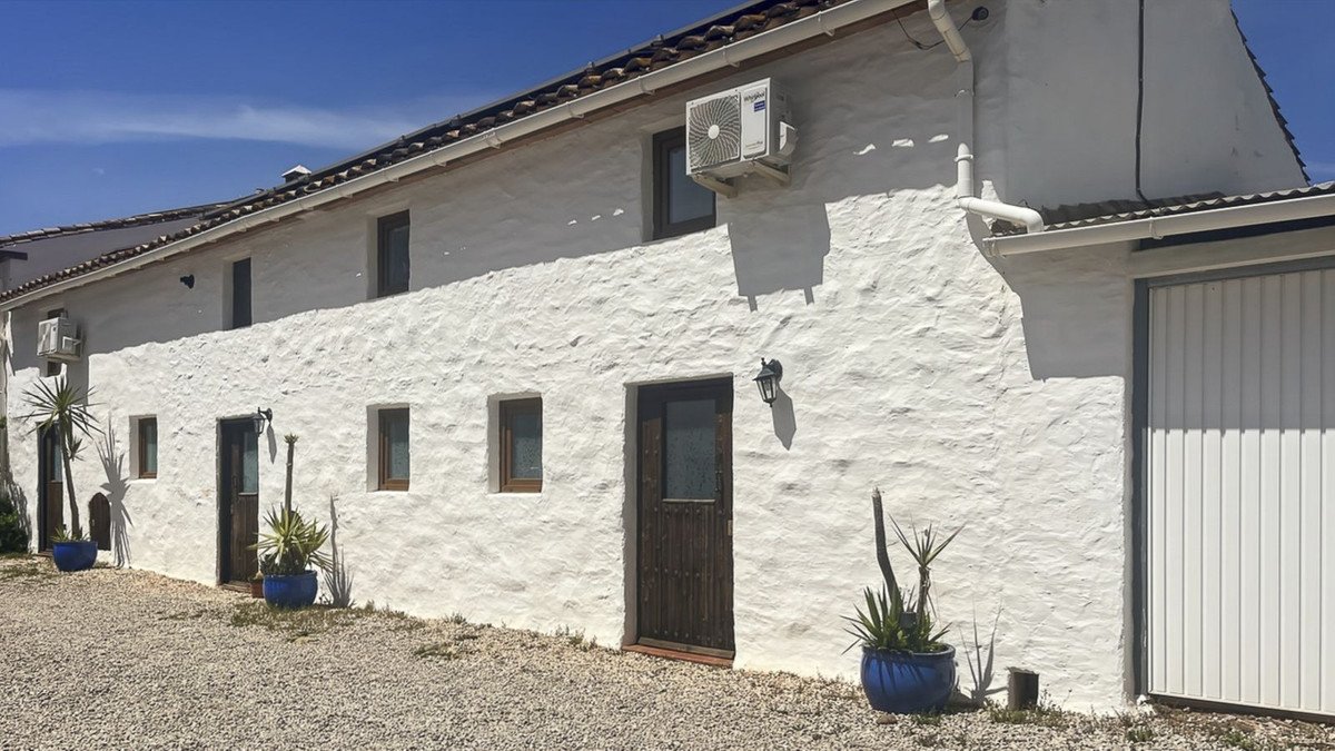 8 Bed Finca - Cortijo in Casabermeja