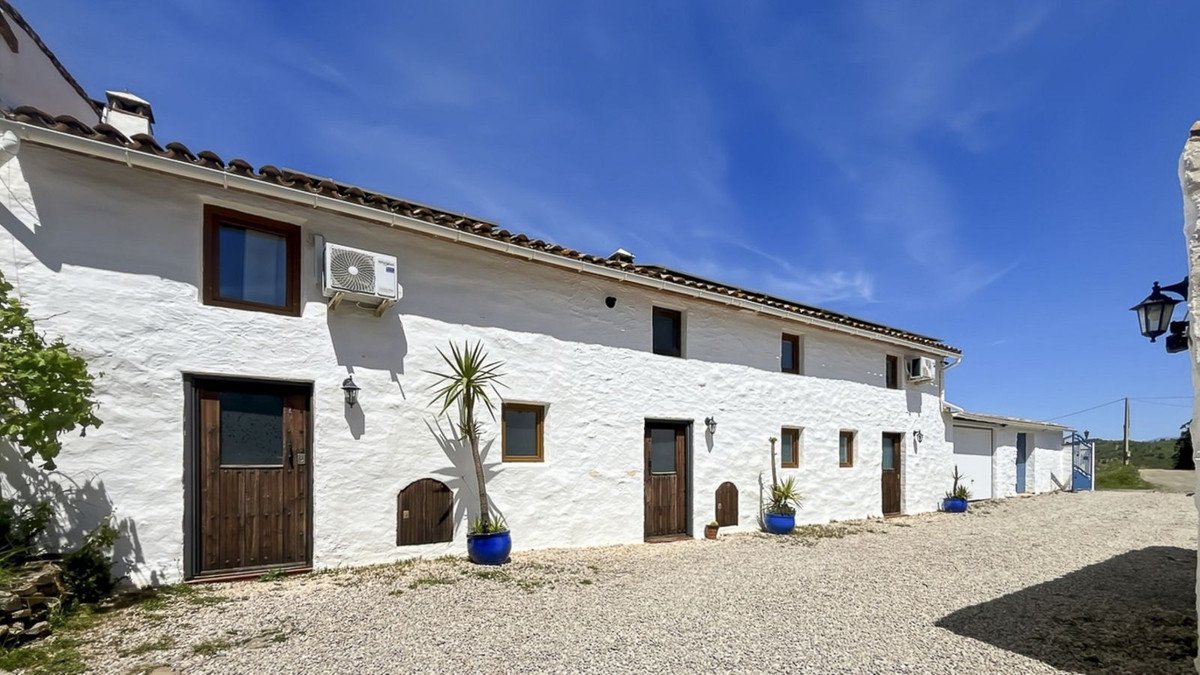 8 Bed Finca - Cortijo in Casabermeja