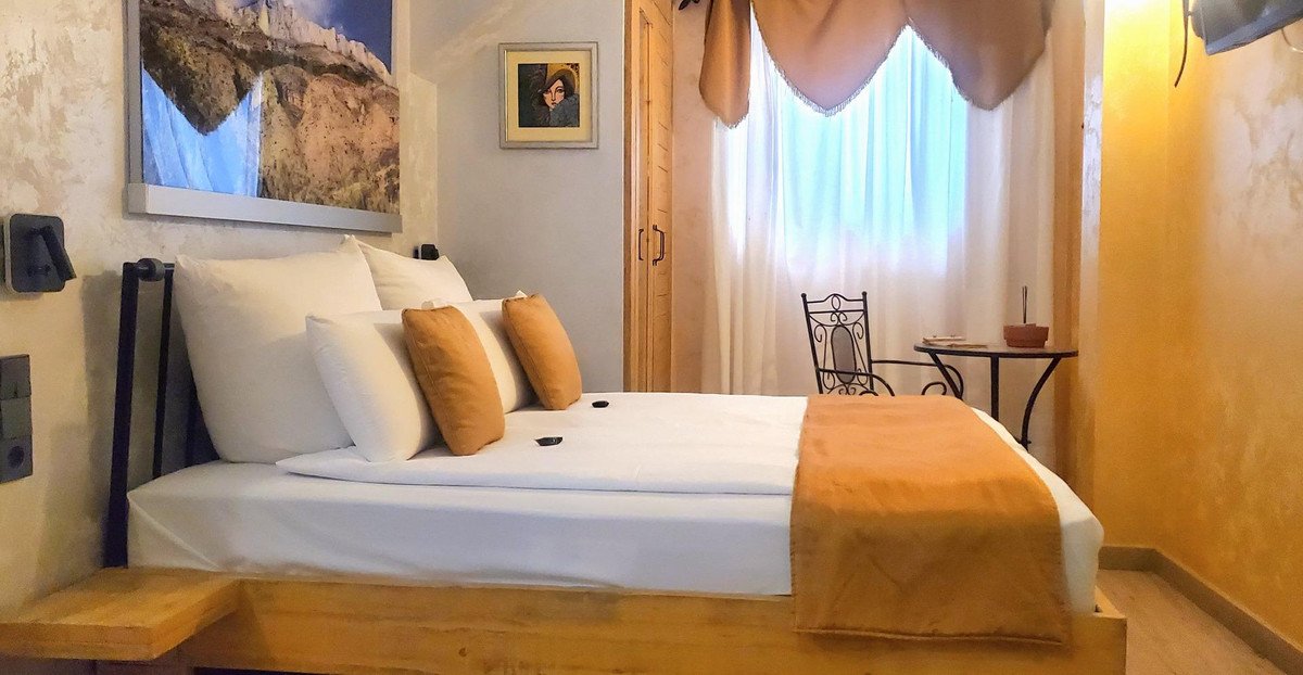 7 Bed Hotel in Busot