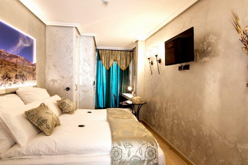 7 Bed Hotel in Busot