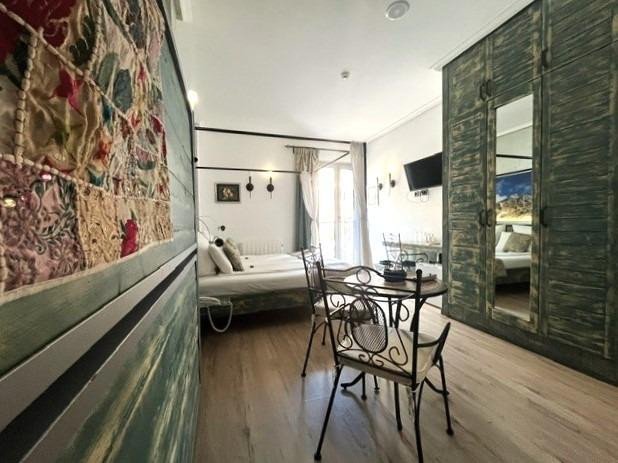 7 Bed Hotel in Busot