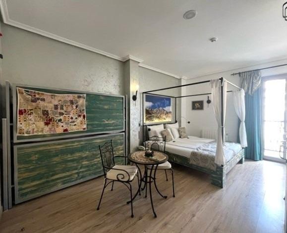 7 Bed Hotel in Busot