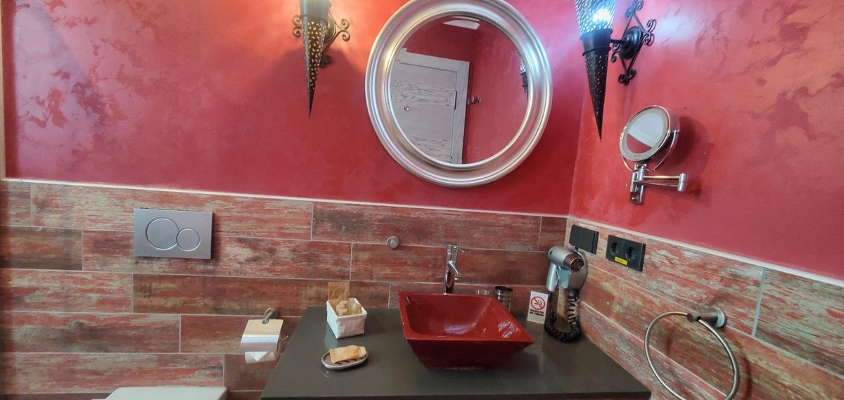 7 Bed Hotel in Busot