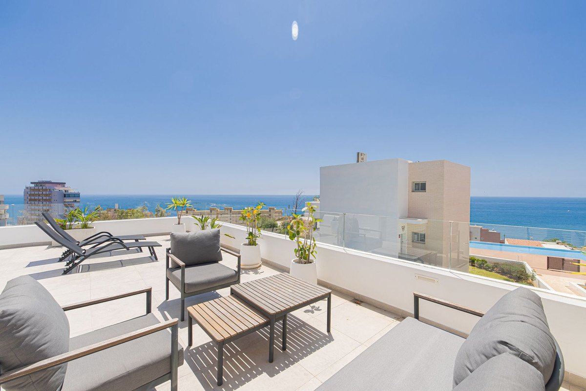 5 Bed Detached Villa in Higueron