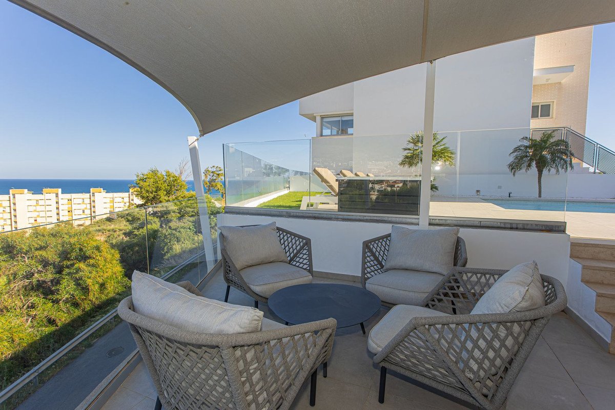 5 Bed Detached Villa in Higueron