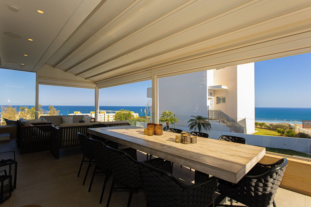 5 Bed Detached Villa in Higueron