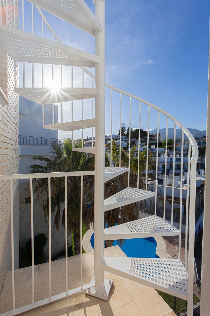 5 Bed Detached Villa in Higueron