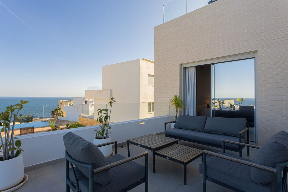 5 Bed Detached Villa in Higueron