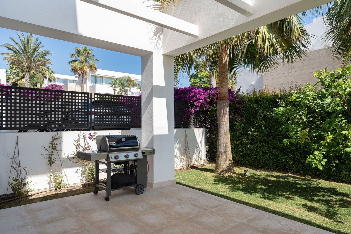 4 Bed Detached Villa in Río Real