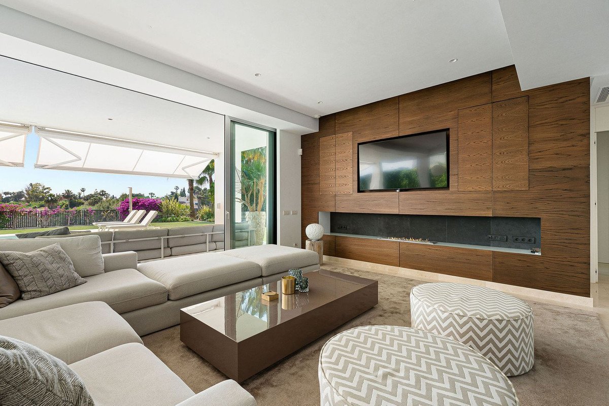 4 Bed Detached Villa in Río Real