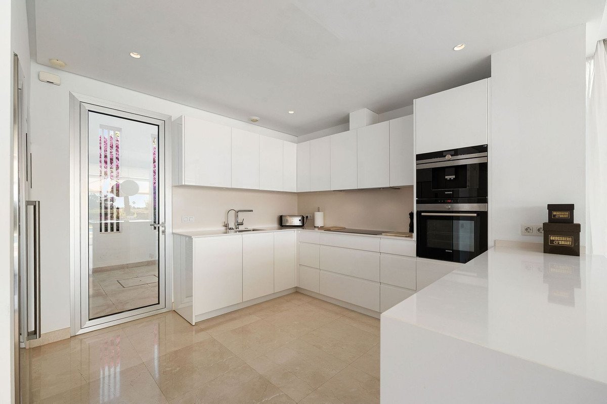 4 Bed Detached Villa in Río Real