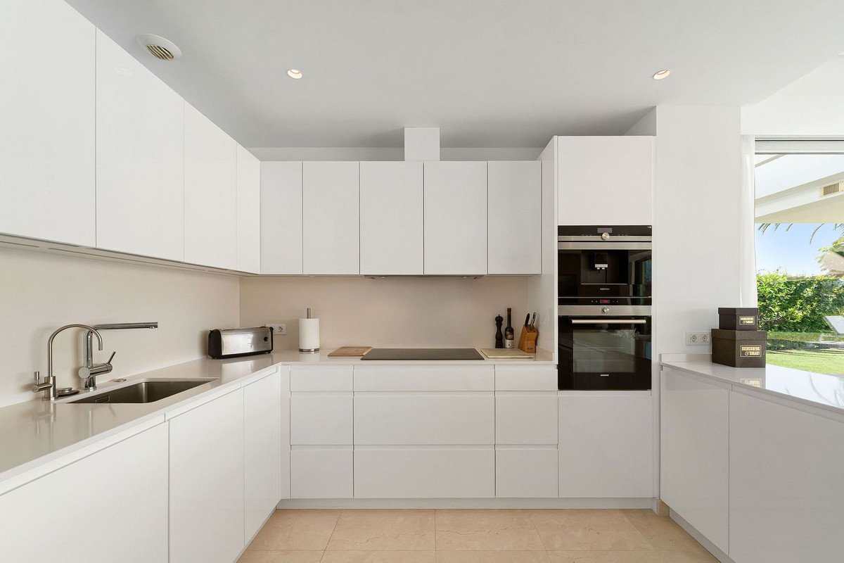 4 Bed Detached Villa in Río Real