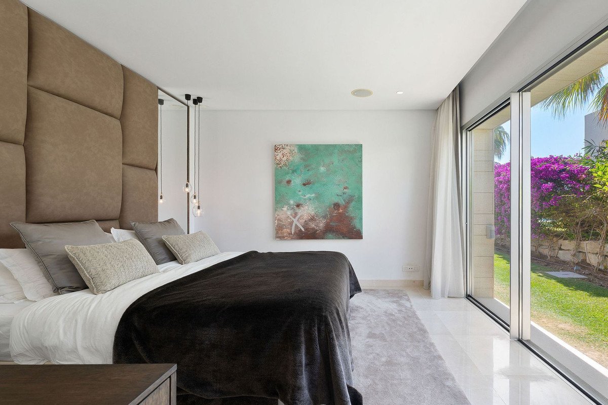 4 Bed Detached Villa in Río Real