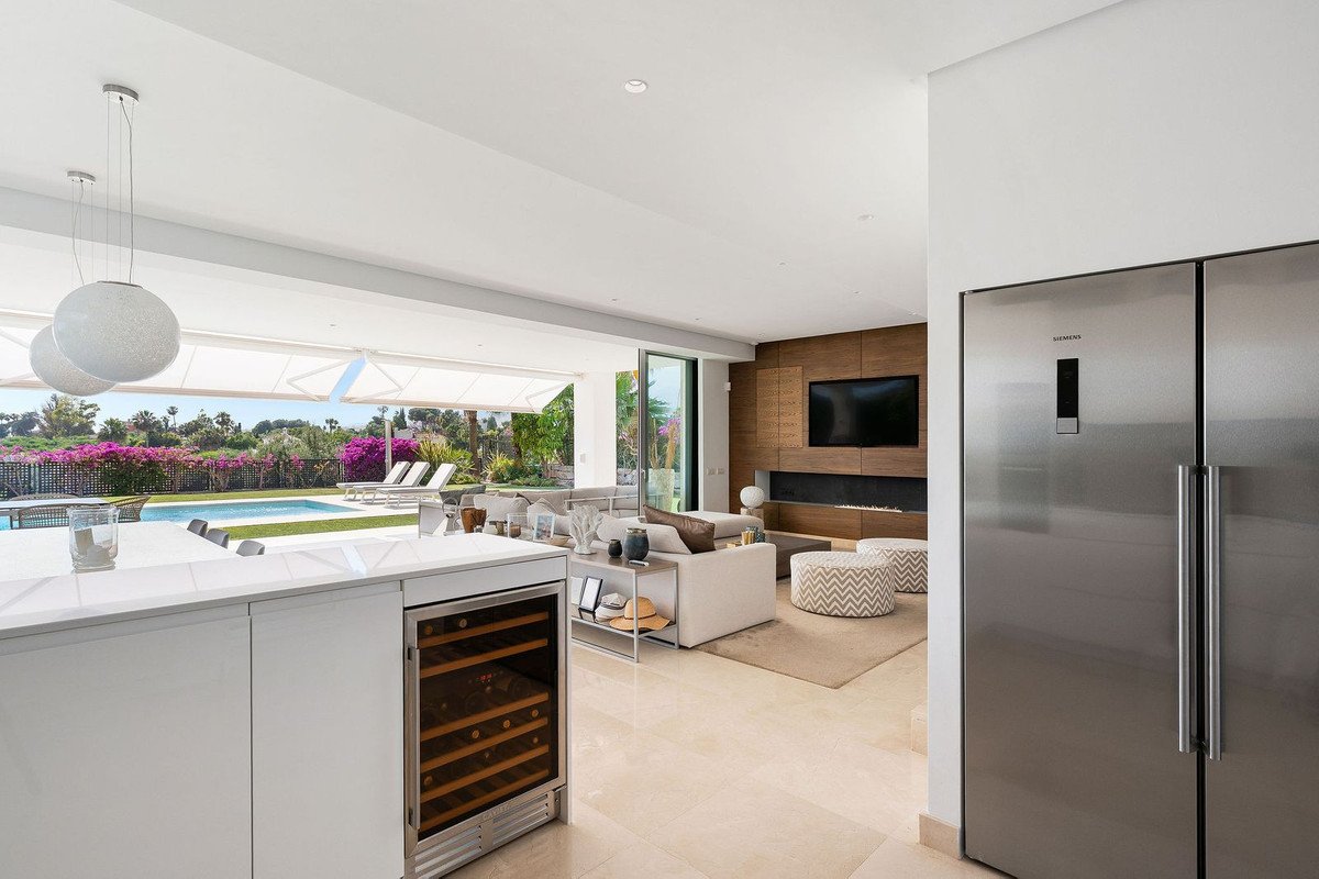 4 Bed Detached Villa in Río Real