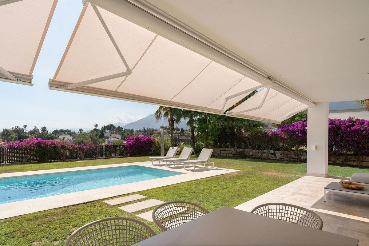 4 Bed Detached Villa in Río Real