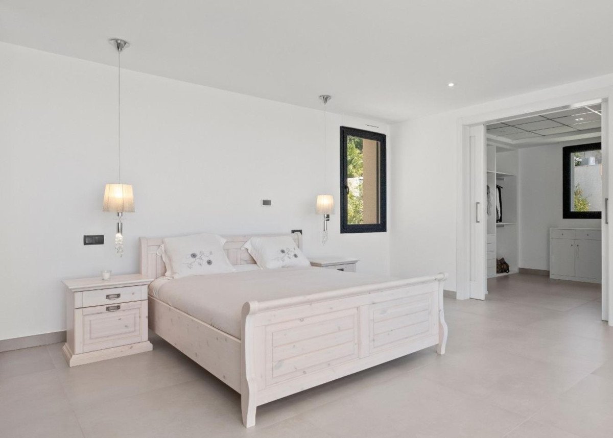 5 Bed Detached Villa in Altea