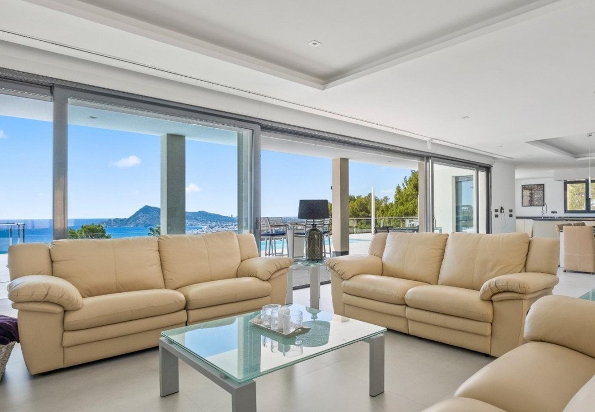 5 Bed Detached Villa in Altea