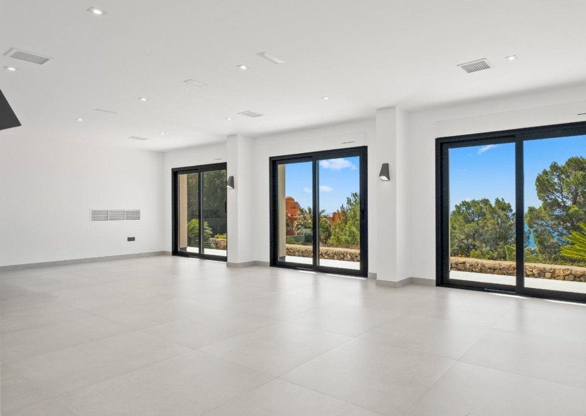 5 Bed Detached Villa in Altea