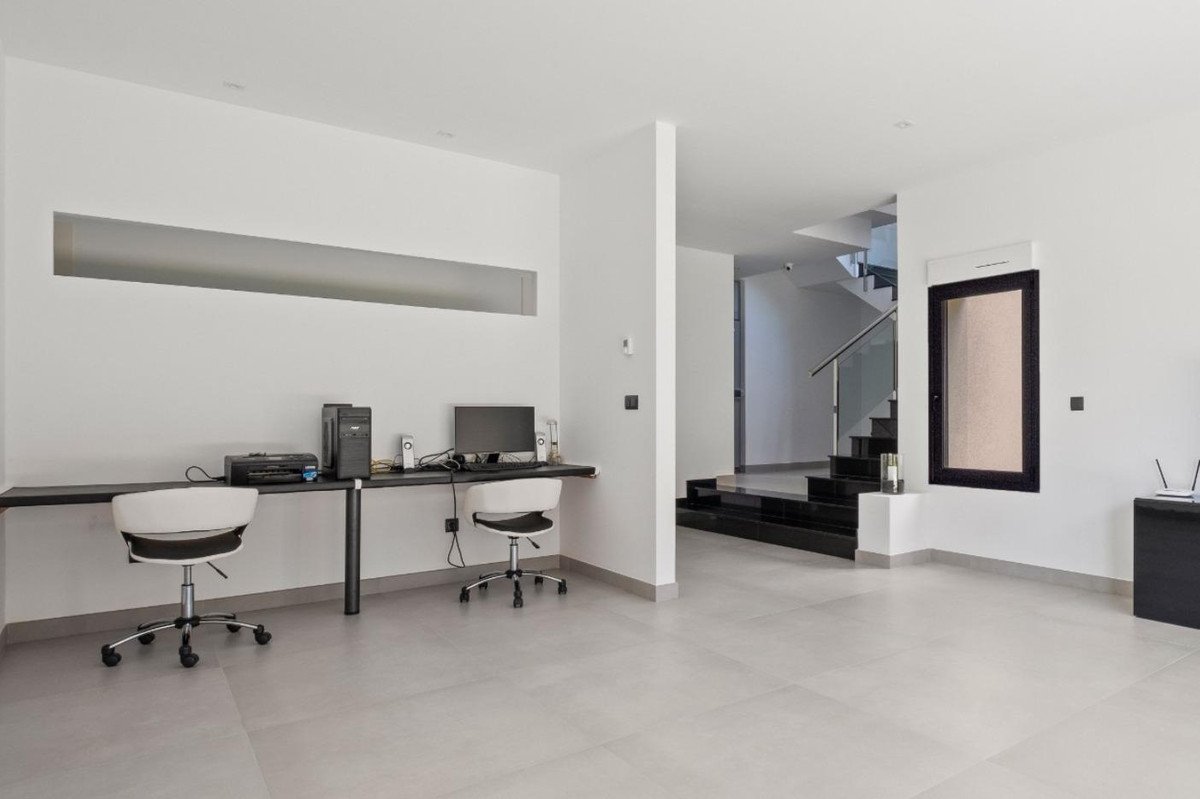 5 Bed Detached Villa in Altea