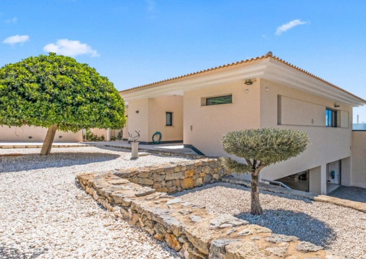 5 Bed Detached Villa in Altea