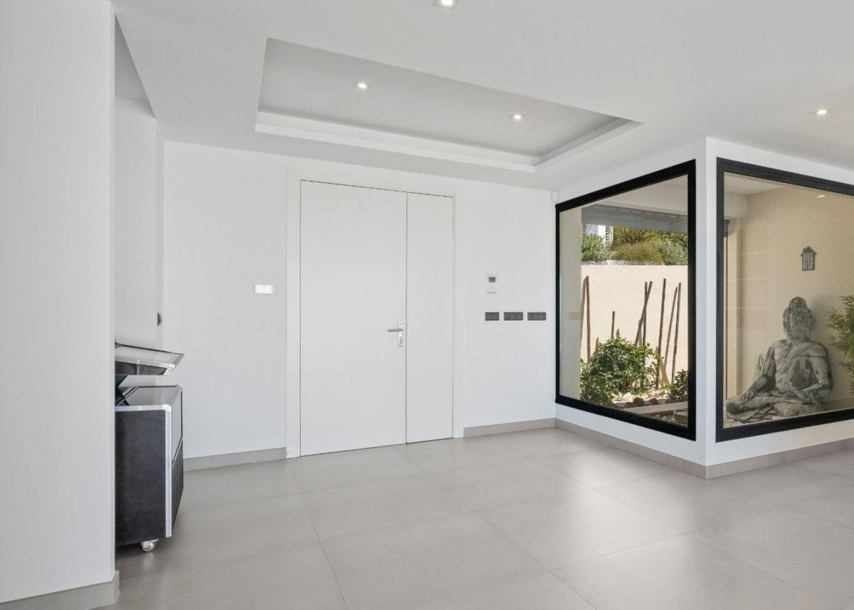 5 Bed Detached Villa in Altea
