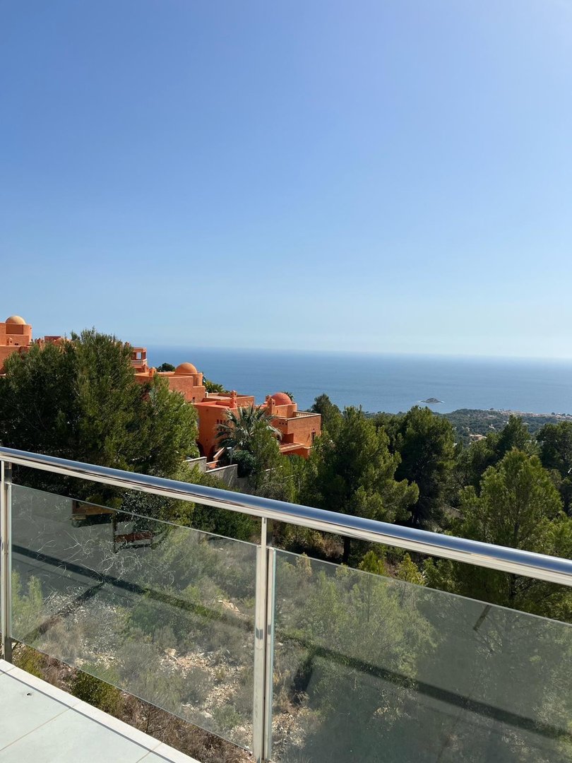 5 Bed Detached Villa in Altea