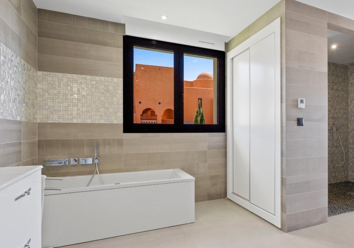 5 Bed Detached Villa in Altea