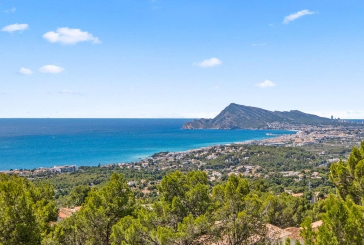 5 Bed Detached Villa in Altea