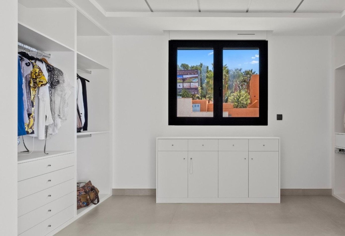 5 Bed Detached Villa in Altea