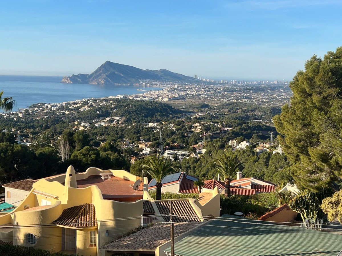 5 Bed Detached Villa in Altea
