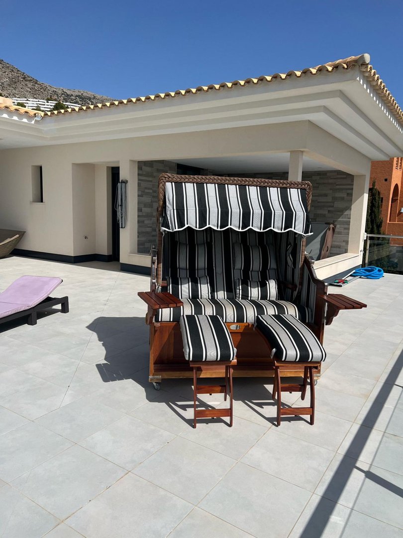 5 Bed Detached Villa in Altea