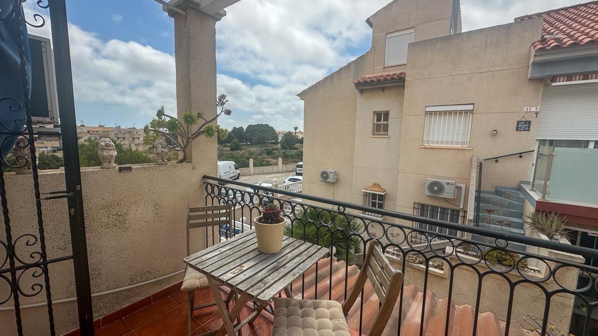 2 Bed Ground Floor Apartment in Playa Flamenca