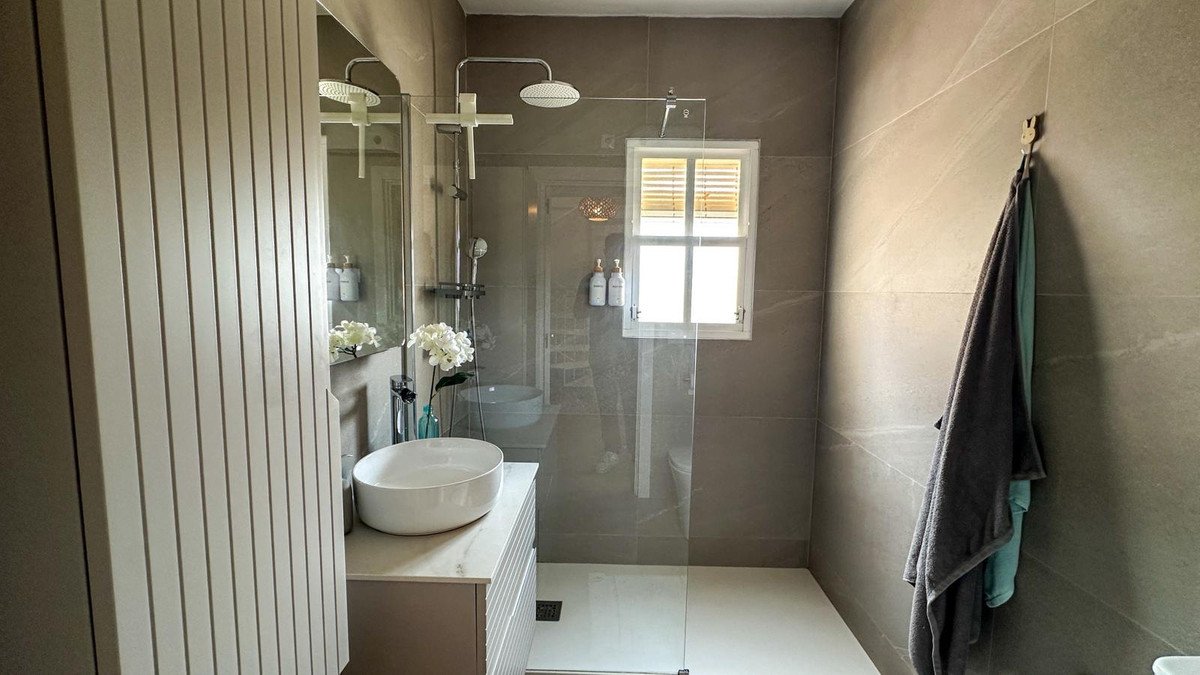 2 Bed Ground Floor Apartment in Playa Flamenca