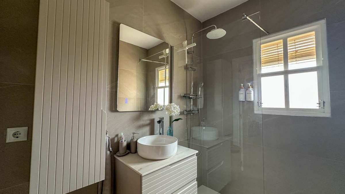 2 Bed Ground Floor Apartment in Playa Flamenca