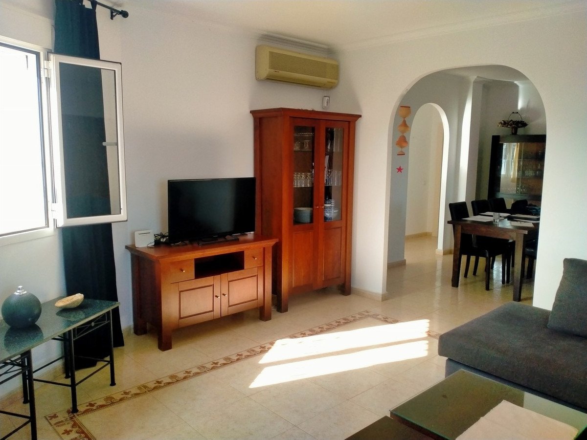 4 Bed Detached Villa in Urcal