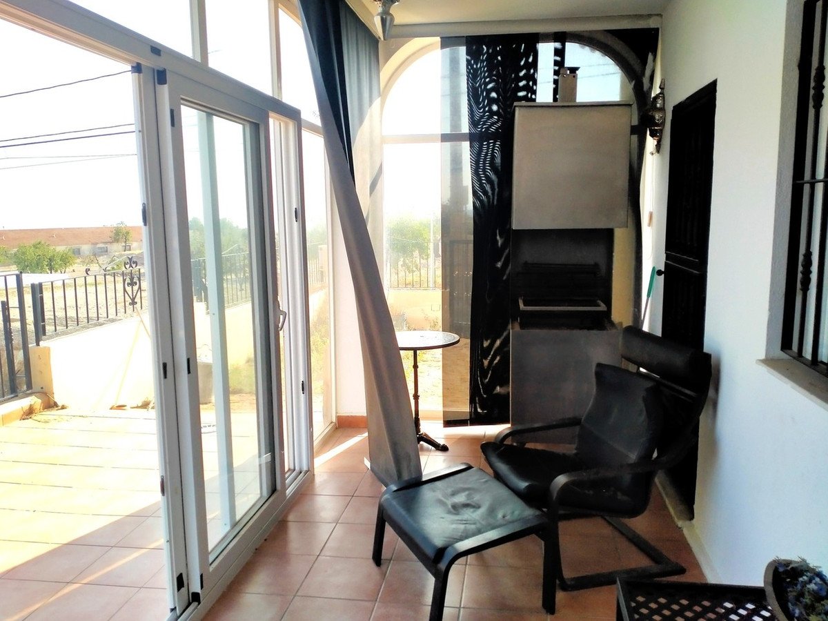 4 Bed Detached Villa in Urcal