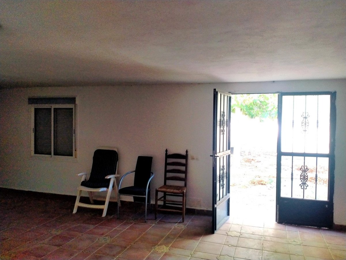 4 Bed Detached Villa in Urcal