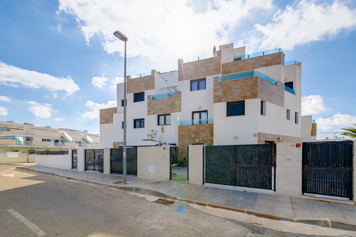 3 Bed Townhouse in Villamartin