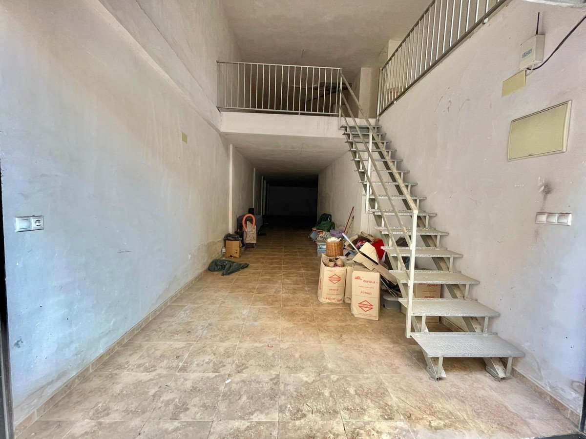 Commercial in Santa Pola