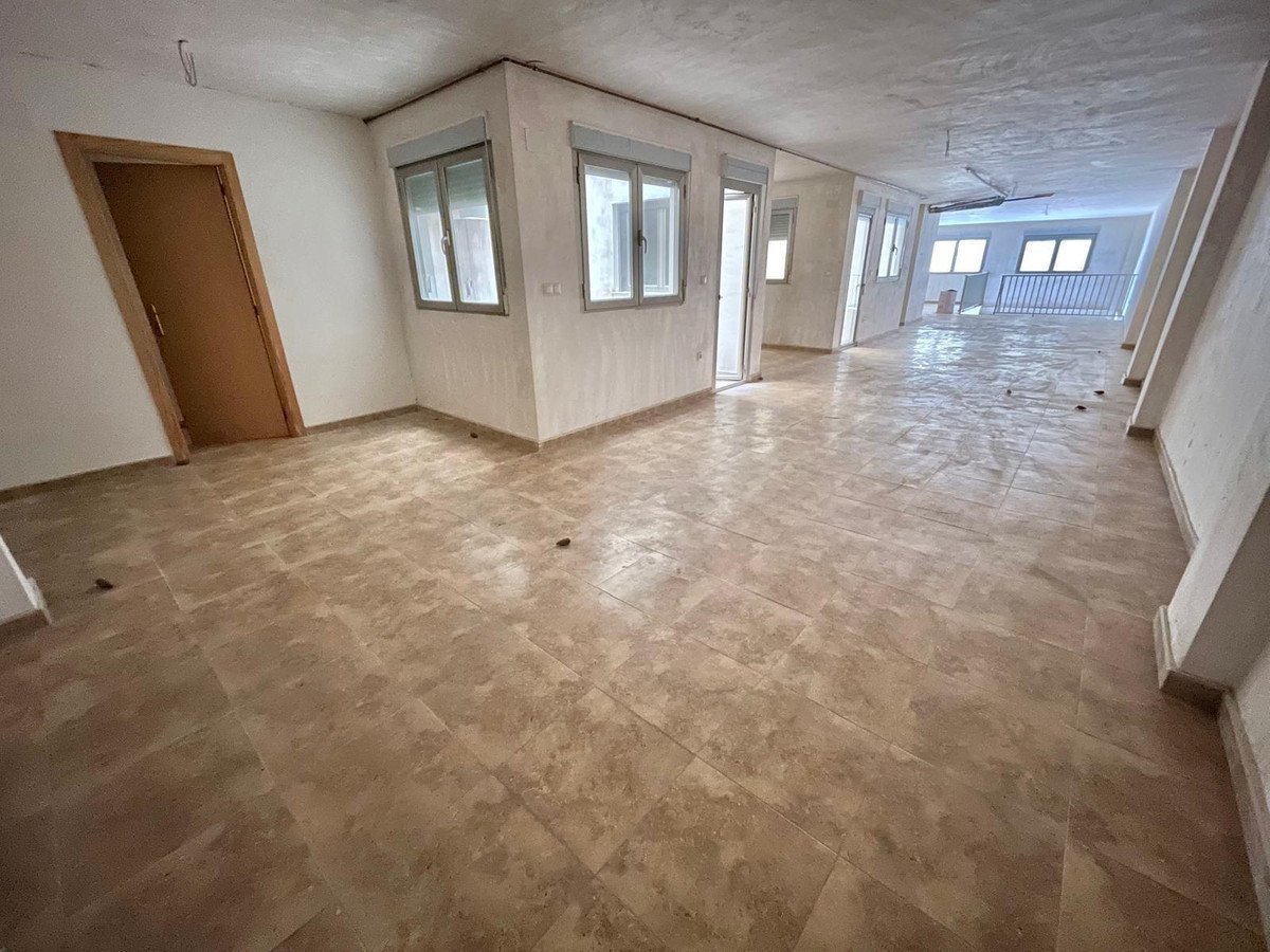 Commercial in Santa Pola