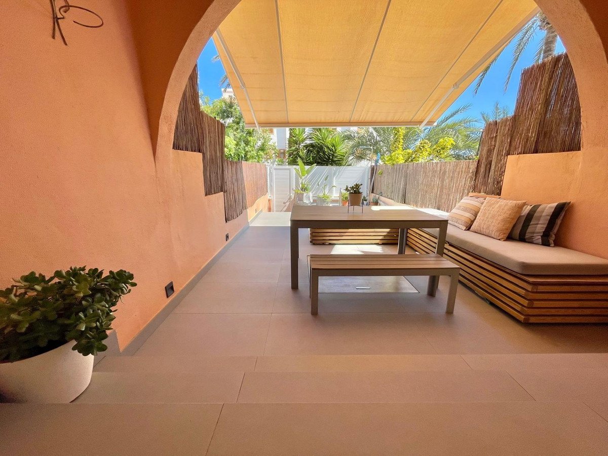 2 Bed Townhouse in Santa Pola
