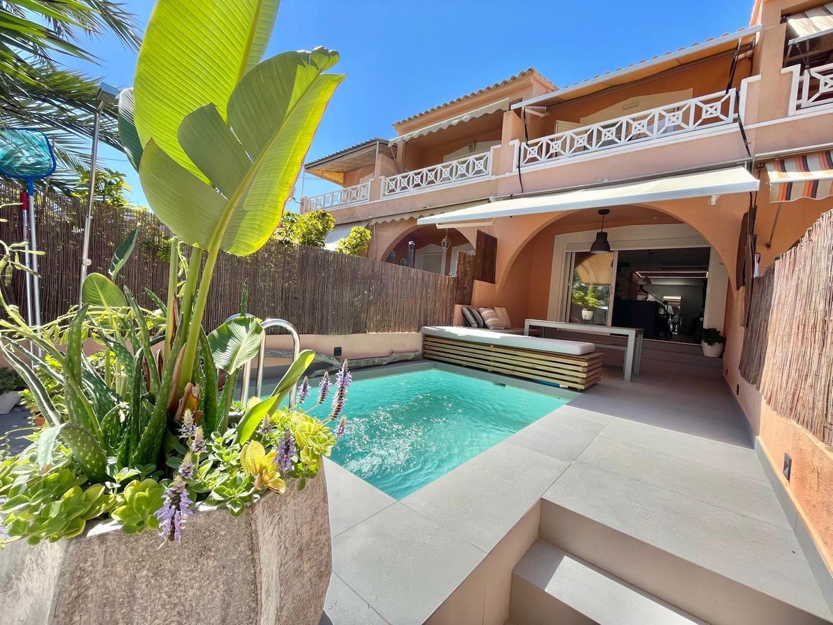 2 Bed Townhouse in Santa Pola